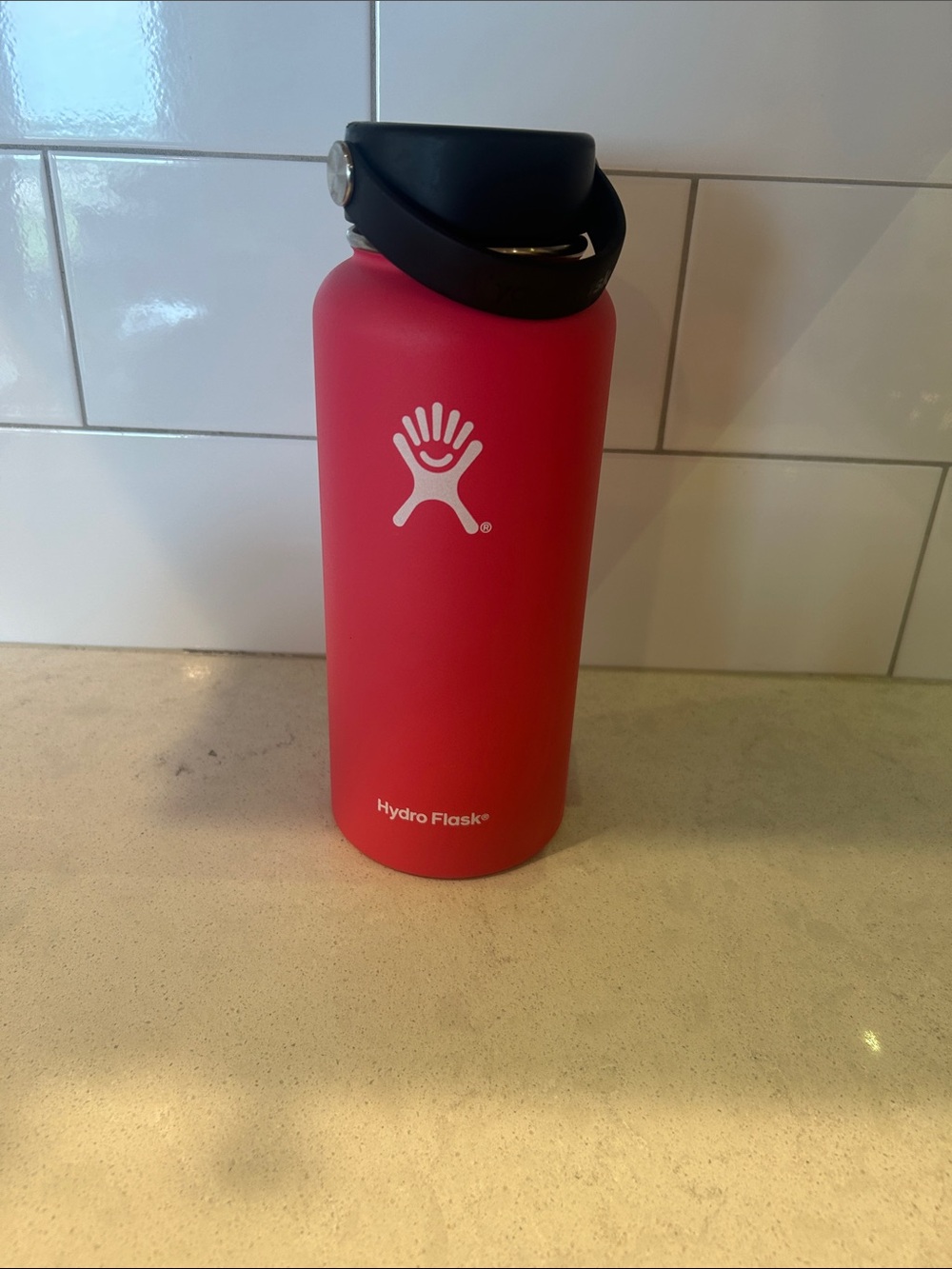 HydroFlask 32 oz Hot Pink Bottle with Black Flex Cap